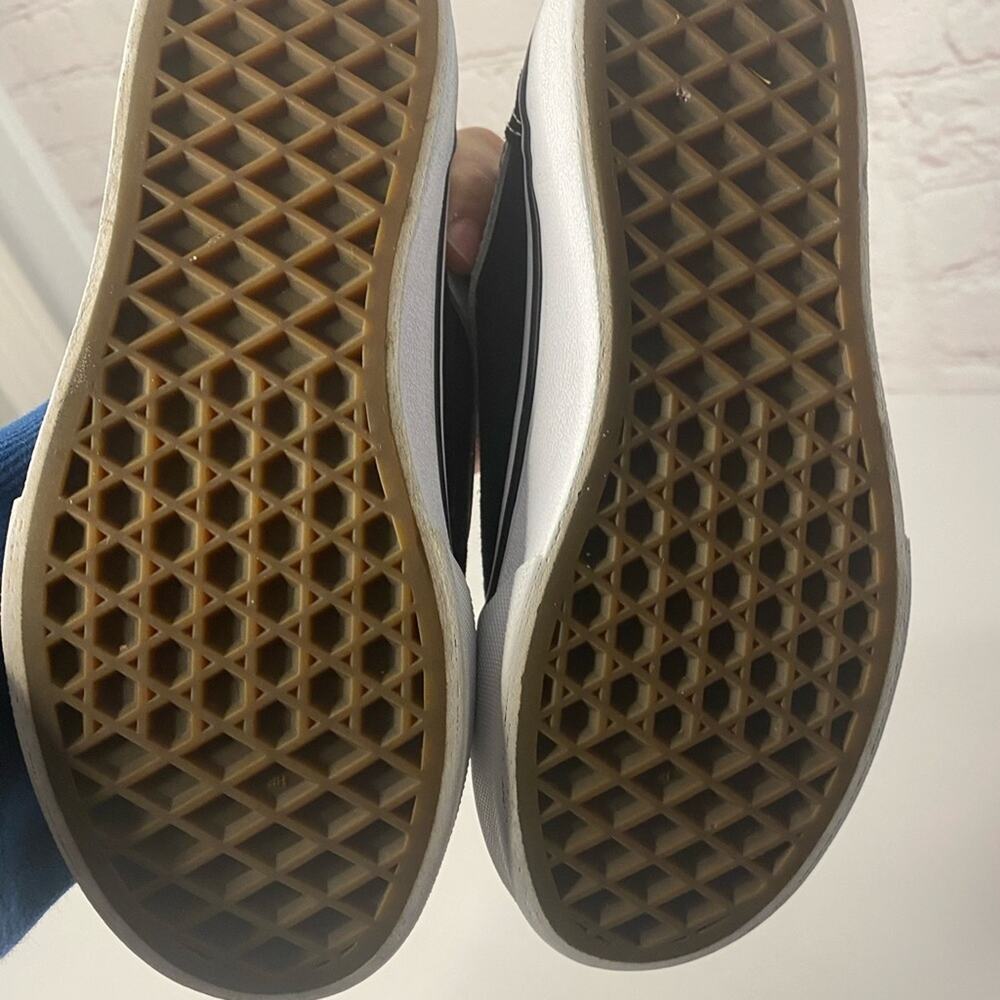 Vans - Picture 5 of 6